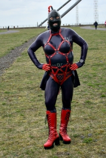 ein BBC in metallic purple