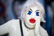 Latex- und Graffiti-Shooting mit Asuka und Katzentatze