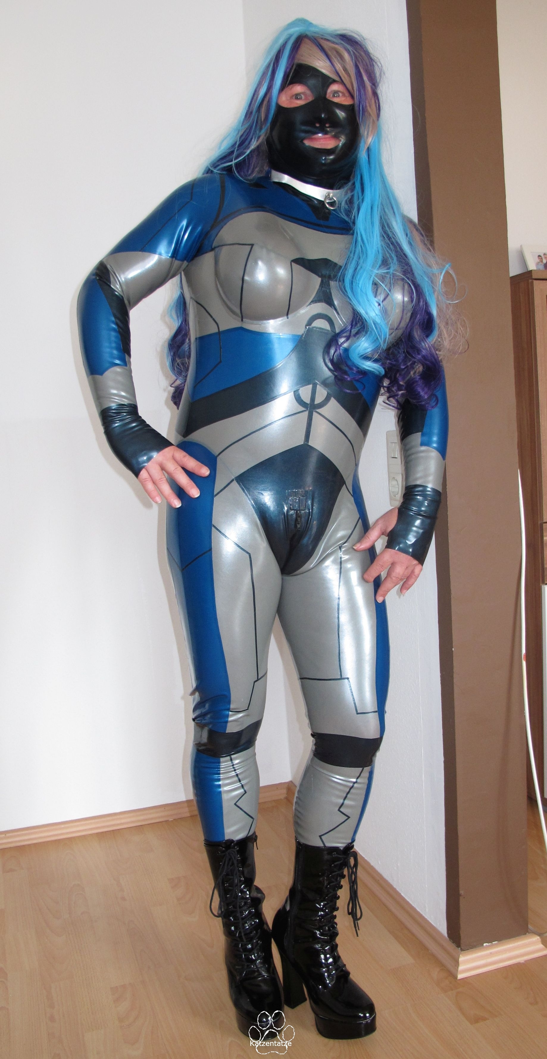 Jupiter Ascending Plugsuit Spassbild