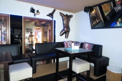 Latextrem Ansichten Essensbereich an der vorderen Bar