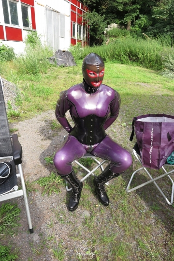 der Latexengel wartet auf seine Bestimmung
