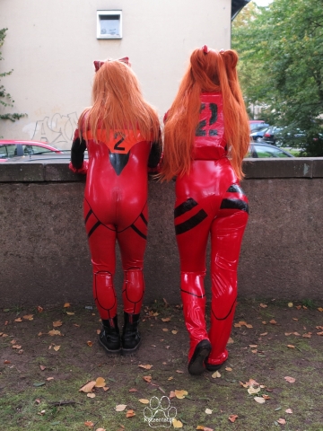 2 Asuka von hinten