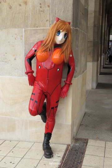 Asuka als Bordsteinschwalbe