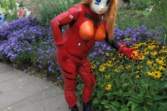 Asuka schnupprt auf der Connichi