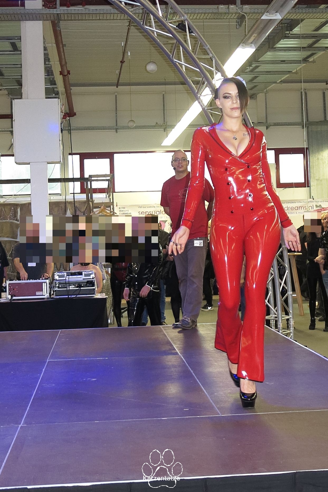 llde Saxe Latex Modenshow mit Model Miss Lupa
