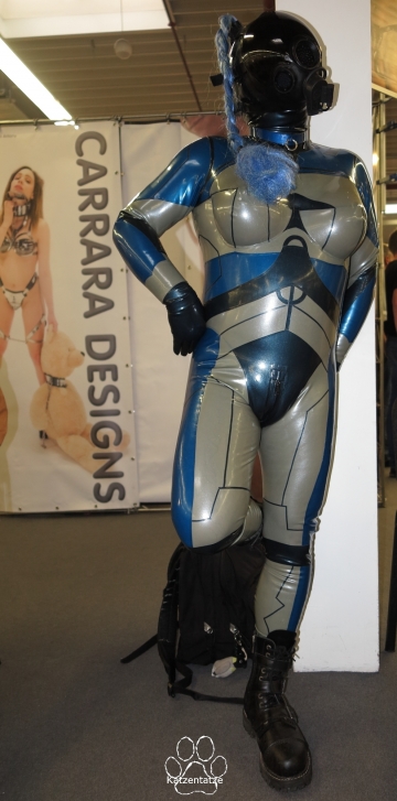 kleines Indoor-Shooting als Alien