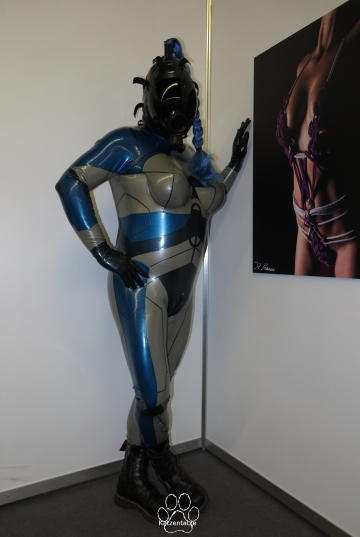 kleines Indoor-Shooting als Alien