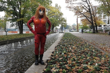 Asuka draußen in Karlsruhe