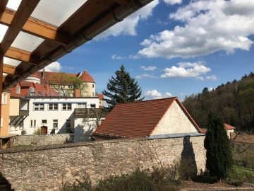 Vesper auf der Terrasse der Hotels
