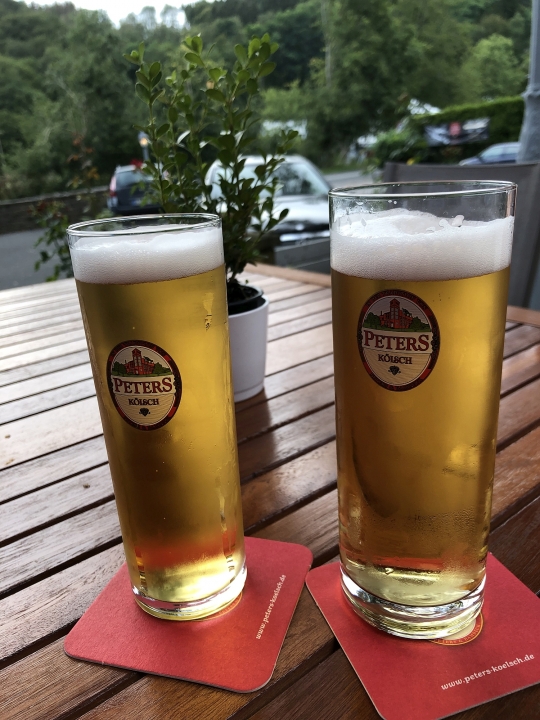 ein Radler und ein kleines Kölsch