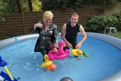 Dagmar und Andy im Pool