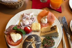 Frühstück am Sonntag im Hotel