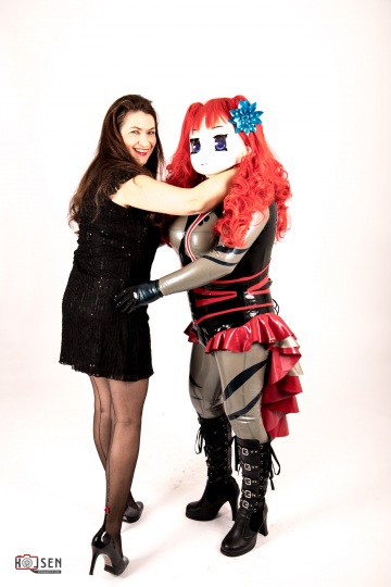 Majikku Kig und Model Susanne im Fotostudio