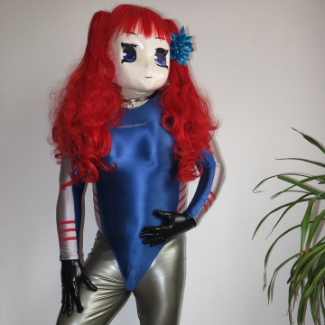 (W2) Majikku Kig in her Leohex longsleeve body