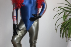 Majikku Kig in her Leohex longsleeve body