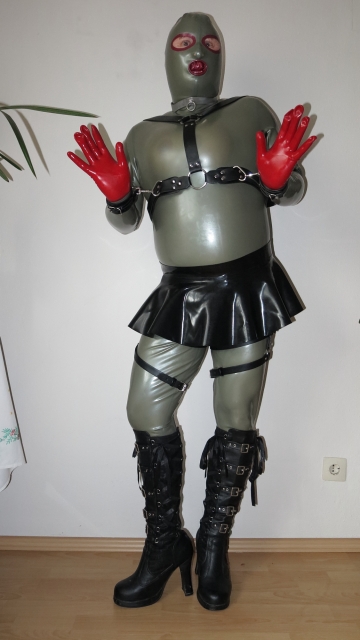 LatexCrazy Kondomsuit mit Harness