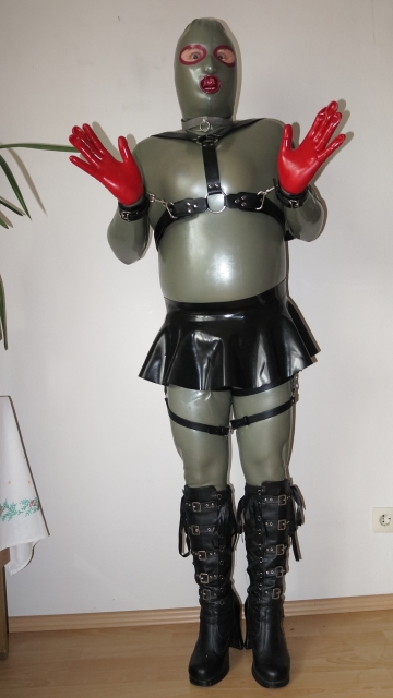 LatexCrazy Kondomsuit mit Harness