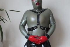 LatexCrazy Kondomsuit mit Harness