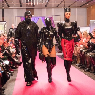 black_Rubber_man, rubbergoddess_bizarr & rubber_girl_hmb