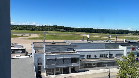 Blick aus dem Hotel auf den Flugplatz-Friedrichshafen
