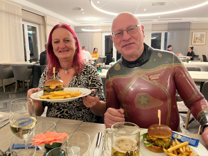 Susi und Mannomann beim Abendessen