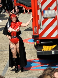 Feuerwehreinsatz, sie gibt alles