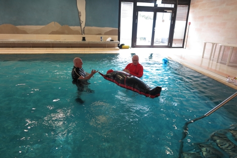 herumtreibende Teile im Wasser