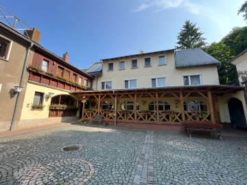 das Hotel von aussen