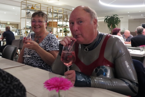 Abhängen im Hotel+