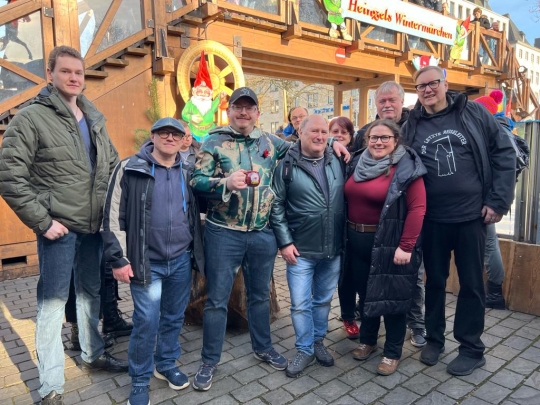 Gruppenbild auf dem Weihnachtsmarkt