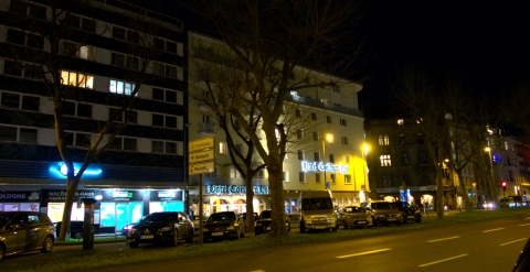 Blick Richtung Hotel über die Strasse