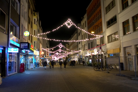 auf dem Weg durch die Stadt zum nächsten Kölsch