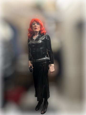 Monika in der Umkleide