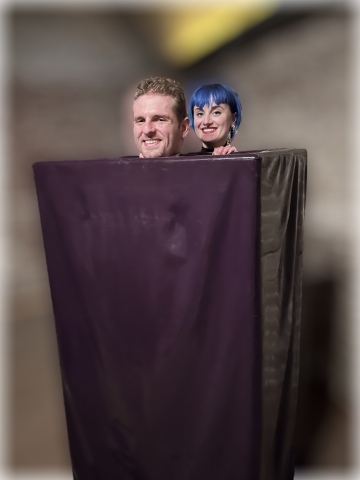 bound_latex_lovers probt ihren Vakuumwürfel