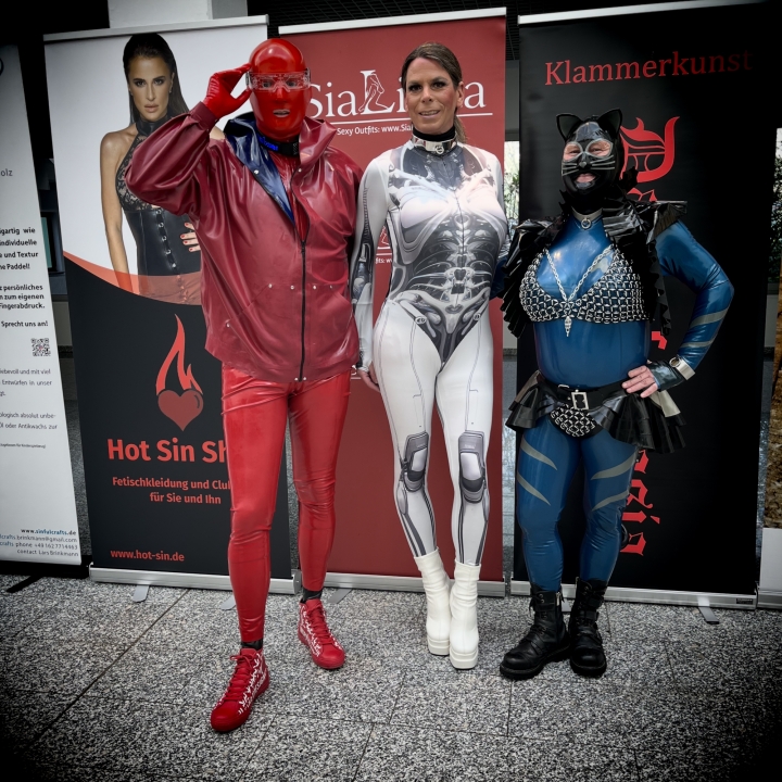 Rubsubsea, Katja und Katzentatze im Foyer