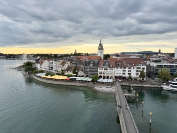 Blick auf Friedrichshafen vom Hafenturm