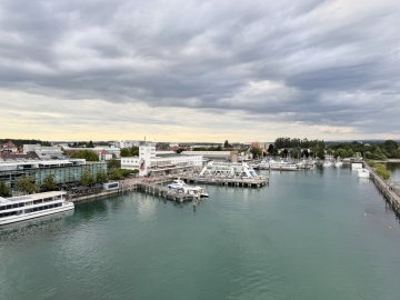 Blick auf Friedrichshafen vom Hafenturm