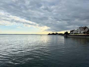 Blick von der Mole aus in Richtung Westen