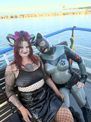 Vanessa Knox und Katzentatze