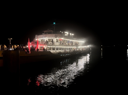 die 'MS Baden' bei Nacht