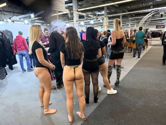 Cuffkey und Marie warten