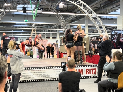 die Cuffkey-Show, Marie wird festgebunden