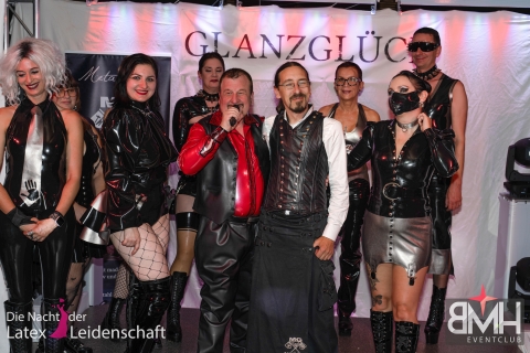 Modenschau mit Glanzglück, Mario dankt Micahel Geyer