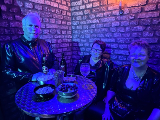 Party-Keller, 3-Grazien