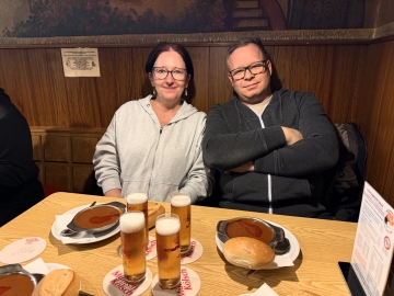 Puszta-Hütte, den beiden schmeckts