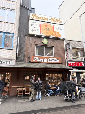 Puzta-Hütte von aussen