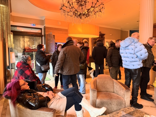 Treffen in der Lobby