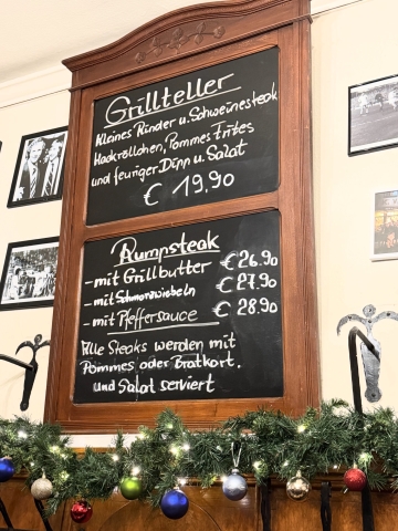 Weinhaus Vogel, Speisekarte an der Wand