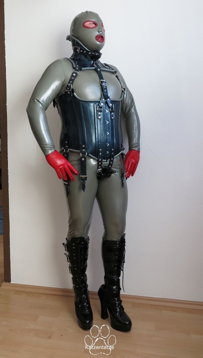 HWDnc 12, Cor 13 und Kondomsuit