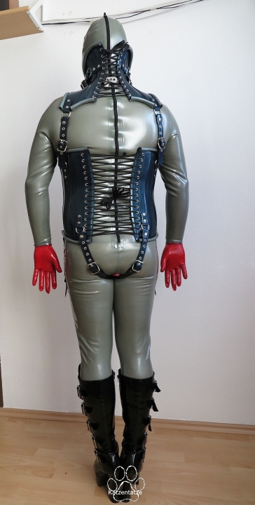 HWDnc 12, Cor 13 und Kondomsuit